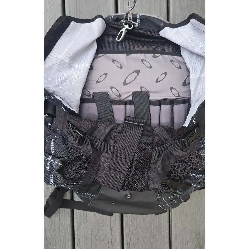 OAKLEY NWOT Icon BackPack 3.0 Plaid Y2K Vintage HTF Rare Laptop Sleeve O Skull
